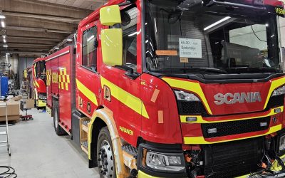 Paloautoja valmistuu kovaa vauhtia Kiitokori Oy:n tuotantolinjalta